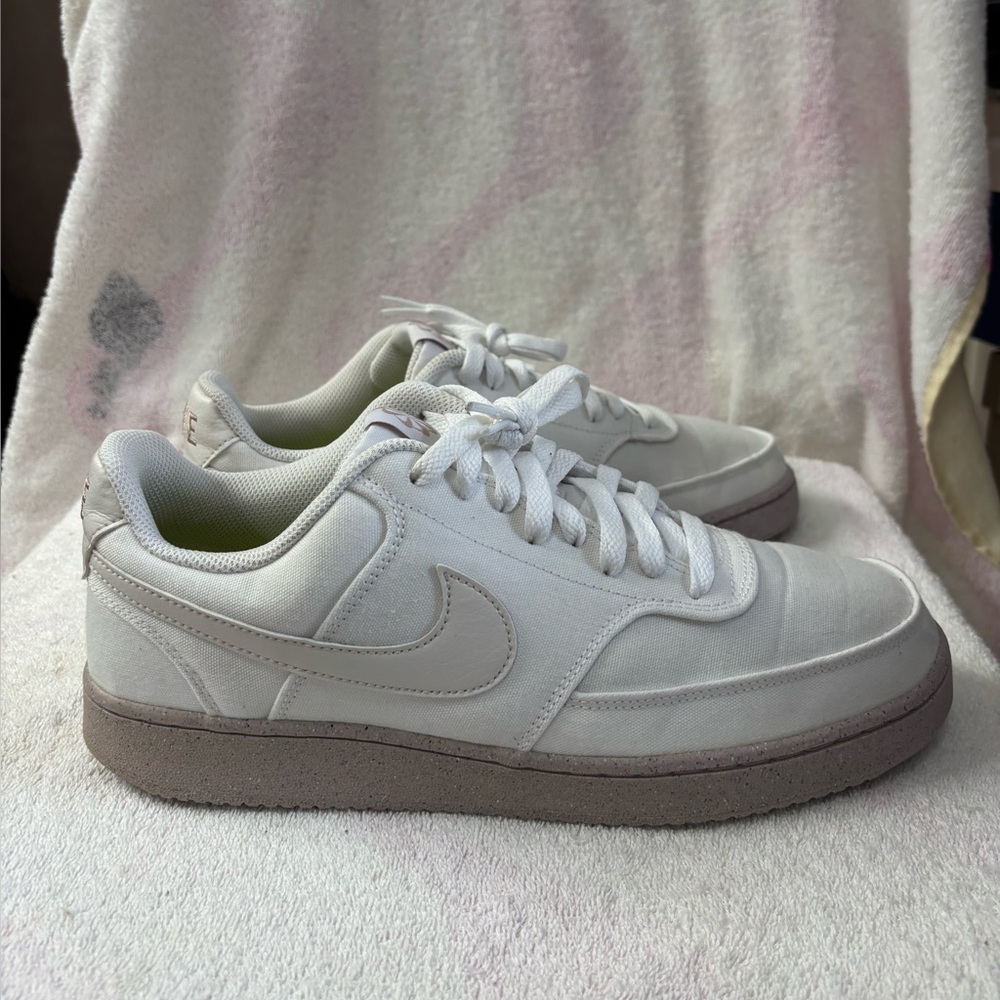 Nike Court Vision Low Next
Nature Women’s white/off-white/pink/volt Size 11